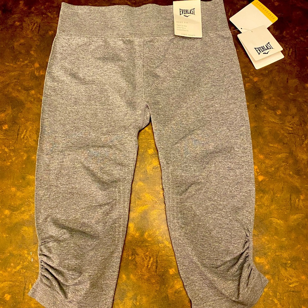 NWT Everlast Body Fit Performance Capri Leggings – Size Large